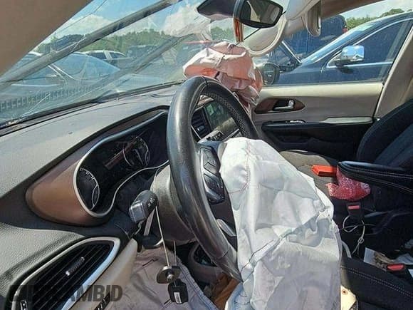 ✅ 2022 Chrysler Voyager LX • VIN: 2C4RC1CG0NR103347 • Lot: 43705344. Listed on IAAI with Not provided. Free auction sales archive from the USA and detailed vehicle history report at DreamBid. Image 1.