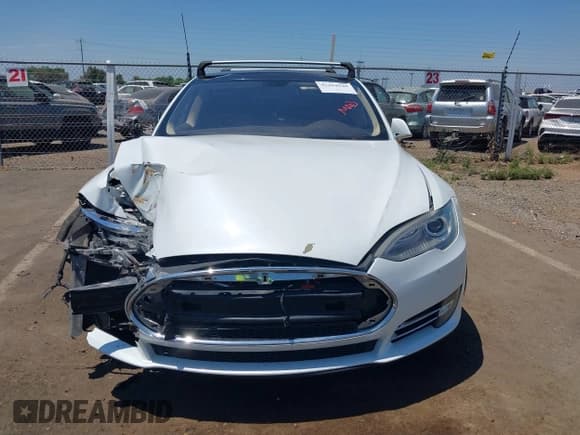 ✅ 2013 Tesla Model S Performance • VIN: 5YJSA1DP6DFP26293 • Lot: 42464948. Wystawiony na IAAI z przebiegiem 113 525 mil. Bezpłatny archiwum sprzedaży aukcyjnych z USA i szczegółowy raport historii pojazdu na DreamBid. Zdjęcie 12.