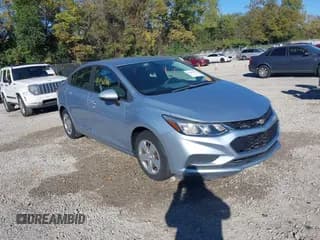 ✅ 2017 Chevrolet Cruze LS • VIN: 1G1BC5SM8H7188436 • Lot: 43436566. Listed on IAAI with 39,342 mi. Free auction sales archive from the USA and detailed vehicle history report at DreamBid. Image 1.