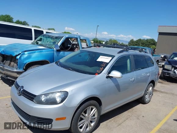✅ 2014 Volkswagen Jetta TDI w/Sunroof & Nav • VIN: 3VWPL7AJ8EM608162 • Lot: 42516807. Listed on IAAI with 173,798 mi. Free auction sales archive from the USA and detailed vehicle history report at DreamBid. Image 2.