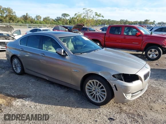 ✅ 2011 BMW 5 Series 535i • VIN: WBAFR7C58BC805307 • Lot: 43662861. Listed on IAAI with 220,750 mi. Free auction sales archive from the USA and detailed vehicle history report at DreamBid. Image 1.