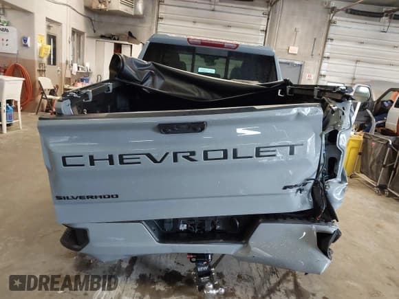 ✅ 2024 Chevrolet Silverado 1500 RST • VIN: 1GCUDEE86RZ406472 • Lot: 42319426. Listed on IAAI with 7,167 mi. Free auction sales archive from the USA and detailed vehicle history report at DreamBid. Image 16.
