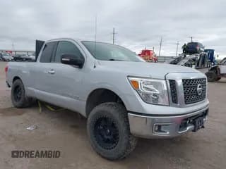 ✅ 2018 Nissan Titan SV • VIN: 1N6AA1C80JN504204 • Lot: 43540183. Wystawiony na IAAI z przebiegiem 117 226 mil. Bezpłatny archiwum sprzedaży aukcyjnych z USA i szczegółowy raport historii pojazdu na DreamBid. Zdjęcie 1.
