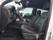 ✅ 2023 Chevrolet Suburban Z71 • VIN: 1GNSKDKD0PR366600 • Lot: 78516274. Wystawiony na Copart z przebiegiem 37 344 mil. Bezpłatny archiwum sprzedaży aukcyjnych z USA i szczegółowy raport historii pojazdu na DreamBid. Zdjęcie 7.