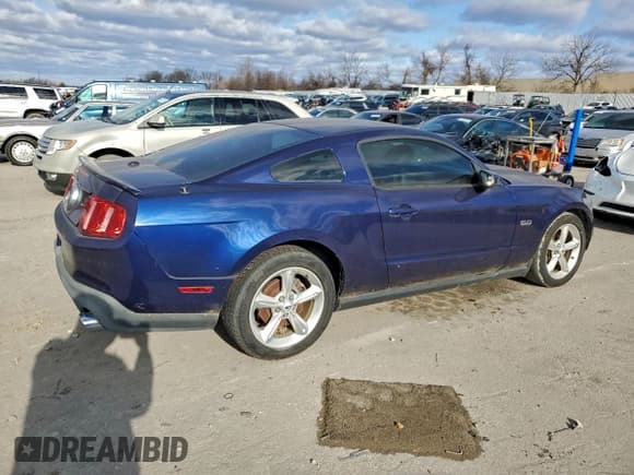 ✅ 2012 Ford Mustang GT Premium • VIN: 1ZVBP8CFXC5228238 • Лот: 94267115. Опубликован ранее на Copart с пробегом 118 229 миль. Бесплатный доступ к архиву аукционных продаж из США и подробный отчёт об истории автомобиля на DreamBid. Изображение 3.