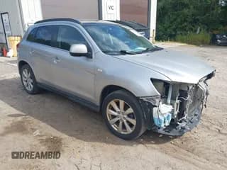 ✅ 2013 Mitsubishi Outlander SE • VIN: 4A4AR4AU3DE002006 • Lot: 43009482. Wystawiony na IAAI z przebiegiem 212 901 mil. Bezpłatny archiwum sprzedaży aukcyjnych z USA i szczegółowy raport historii pojazdu na DreamBid. Zdjęcie 1.