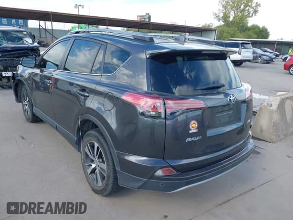✅ 2018 Toyota RAV4 XLE • VIN: JTMWFREV0JJ185602 • Lot: 43468504. Listed on IAAI with 113,161 mi. Free auction sales archive from the USA and detailed vehicle history report at DreamBid. Image 3.