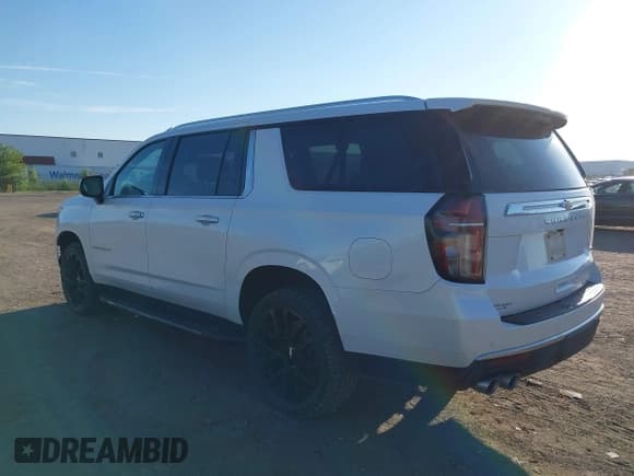 ✅ 2022 Chevrolet Suburban Premier • VIN: 1GNSKFKD3NR267634 • Lot: 42737206. Wystawiony na IAAI z przebiegiem 59 812 mil. Bezpłatny archiwum sprzedaży aukcyjnych z USA i szczegółowy raport historii pojazdu na DreamBid. Zdjęcie 3.