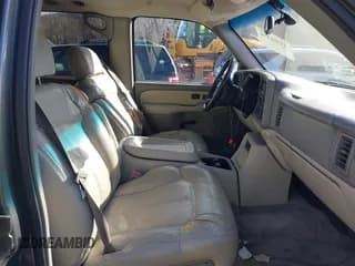 ✅ 2001 Chevrolet Suburban LS • VIN: 3GNFK16T81G128079 • Лот: 41566374. Опубликован ранее на IAAI с пробегом 228 376 миль. Бесплатный доступ к архиву аукционных продаж из США и подробный отчёт об истории автомобиля на DreamBid. Изображение 5.