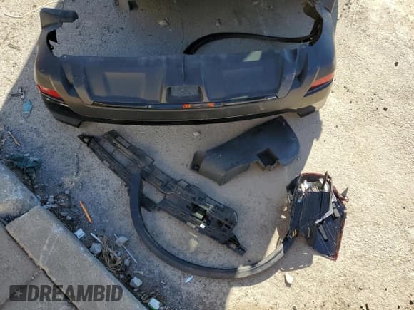 ✅ 2018 Nissan Rogue S • VIN: 5N1AT2MV8JC733776 • Lot: 89653905. Wystawiony na Copart z przebiegiem 149 204 mil. Bezpłatny archiwum sprzedaży aukcyjnych z USA i szczegółowy raport historii pojazdu na DreamBid. Zdjęcie 13.