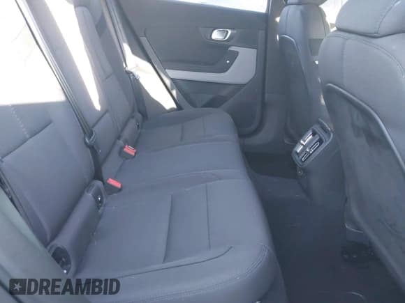 ✅ 2024 Polestar 2 • VIN: YSMFE3KA4RL233043 • Lot: 41133566. Wystawiony na IAAI z przebiegiem 3 790 mil. Bezpłatny archiwum sprzedaży aukcyjnych z USA i szczegółowy raport historii pojazdu na DreamBid. Zdjęcie 8.