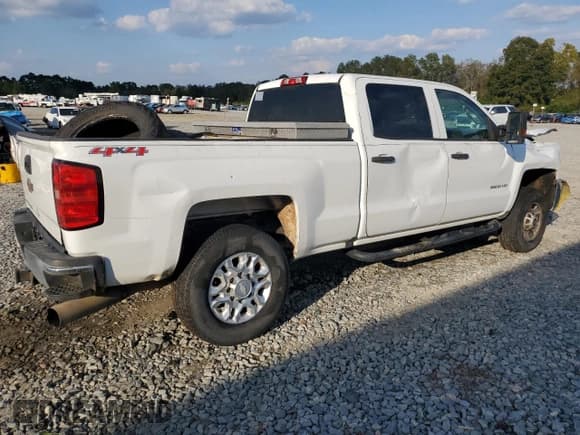 ✅ 2017 Chevrolet Silverado 2500HD Work Truck • VIN: 1GC1KUEY1HF206585 • Lot: 74718824. Wystawiony na Copart z przebiegiem 355 779 mil. Bezpłatny archiwum sprzedaży aukcyjnych z USA i szczegółowy raport historii pojazdu na DreamBid. Zdjęcie 3.