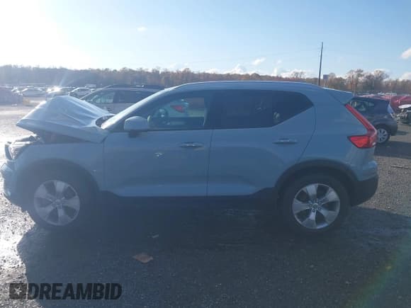 ✅ 2019 Volvo XC40 Momentum • VIN: YV4162XZ1K2019034 • Lot: 43591194. Listed on IAAI with 77,583 mi. Free auction sales archive from the USA and detailed vehicle history report at DreamBid. Image 13.