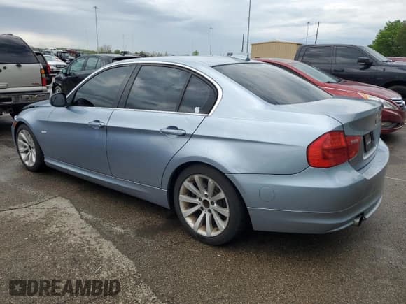 ✅ 2011 BMW 3 Series 335d • VIN: WBAPN7C55BA781768 • Lot: 55140225. Wystawiony na Copart z przebiegiem 211 642 mil. Bezpłatny archiwum sprzedaży aukcyjnych z USA i szczegółowy raport historii pojazdu na DreamBid. Zdjęcie 2.