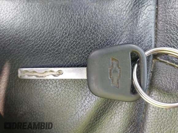 ✅ 2015 Chevrolet Suburban LT • VIN: 1GNSKJKC6FR552338 • Lot: 43114606. Listed on IAAI with 217,891 mi. Free auction sales archive from the USA and detailed vehicle history report at DreamBid. Image 11.