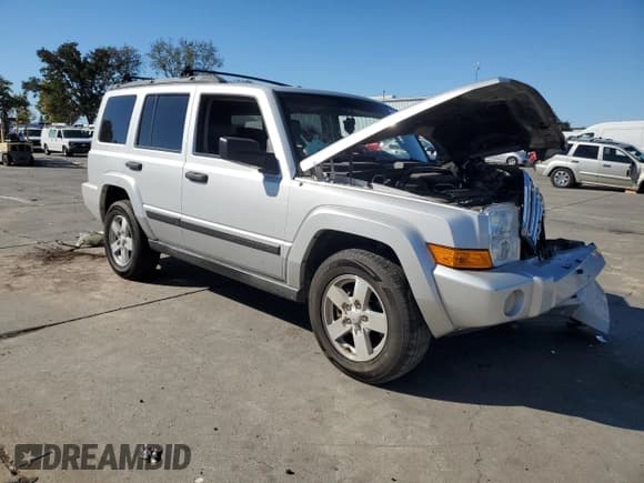 ✅ 2006 Jeep Commander • VIN: 1J8HH48K56C355688 • Lot: 85169995. Listed on Copart with 178,688 mi. Free auction sales archive from the USA and detailed vehicle history report at DreamBid. Image 4.