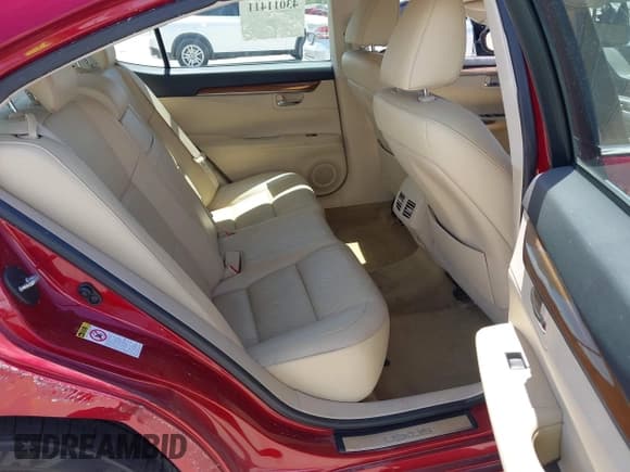 ✅ 2014 Lexus ES 300h • VIN: JTHBW1GG2E2040882 • Lot: 43011411. Listed on IAAI with 126,579 mi. Free auction sales archive from the USA and detailed vehicle history report at DreamBid. Image 8.