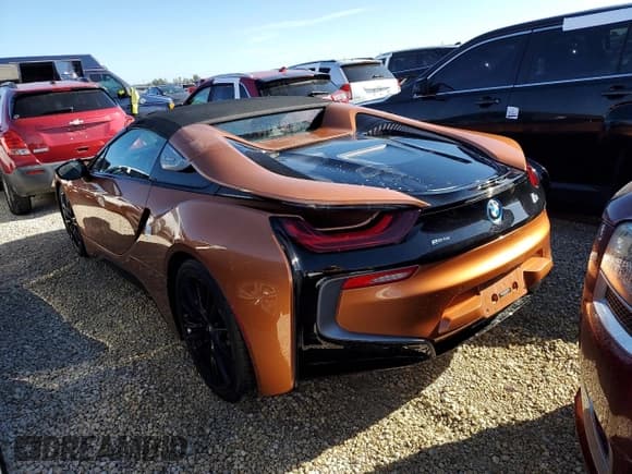 ✅ 2019 BMW i8 • VIN: WBY2Z6C52K7D27665 • Lot: 73966984. Listed on Copart with 24,270 mi. Free auction sales archive from the USA and detailed vehicle history report at DreamBid. Image 2.