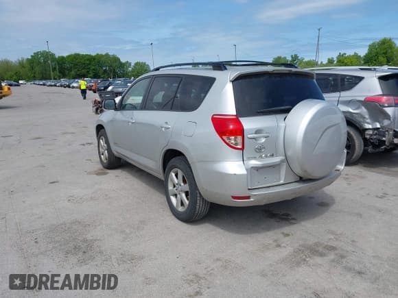 ✅ 2007 Toyota RAV4 Limited • VIN: JTMZD31V275040519 • Lot: 42271201. Listed on IAAI with 188,787 mi. Free auction sales archive from the USA and detailed vehicle history report at DreamBid. Image 3.