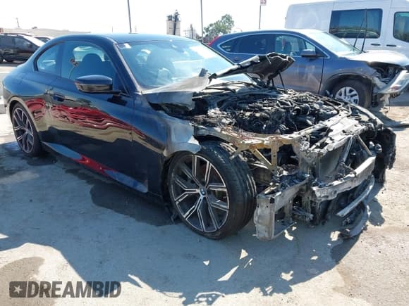 ✅ 2024 BMW 2 Series 230i • VIN: 3MW23CM01R8E74941 • Lot: 40660759. Wystawiony na IAAI z przebiegiem Nie podano. Bezpłatny archiwum sprzedaży aukcyjnych z USA i szczegółowy raport historii pojazdu na DreamBid. Zdjęcie 1.