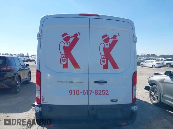 ✅ 2017 Ford Transit • VIN: 1FTYR2CM0HKA86056 • Lot: 41563978. Wystawiony na IAAI z przebiegiem 54 562 mil. Bezpłatny archiwum sprzedaży aukcyjnych z USA i szczegółowy raport historii pojazdu na DreamBid. Zdjęcie 17.