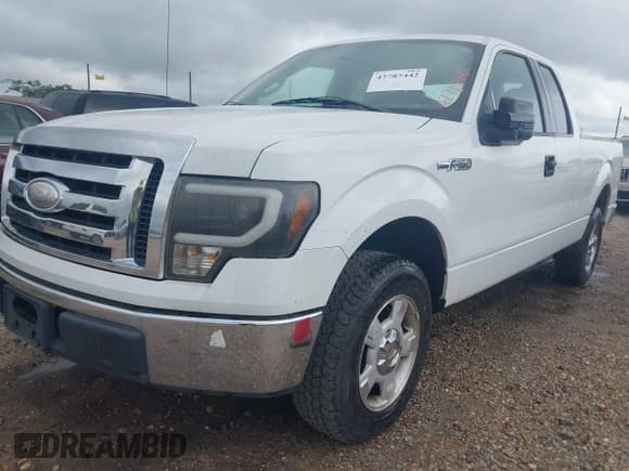✅ 2010 Ford F-150 XL • VIN: 1FTEX1C87AKC35588 • Lot: 42787442. Listed on IAAI with 252,011 mi. Free auction sales archive from the USA and detailed vehicle history report at DreamBid. Image 2.