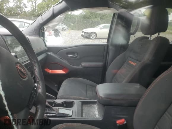 ✅ 2022 Nissan Frontier Pro-4X • VIN: 1N6ED1EK3NN680283 • Lot: 69388345. Wystawiony na Copart z przebiegiem 101 080 mil. Bezpłatny archiwum sprzedaży aukcyjnych z USA i szczegółowy raport historii pojazdu na DreamBid. Zdjęcie 7.