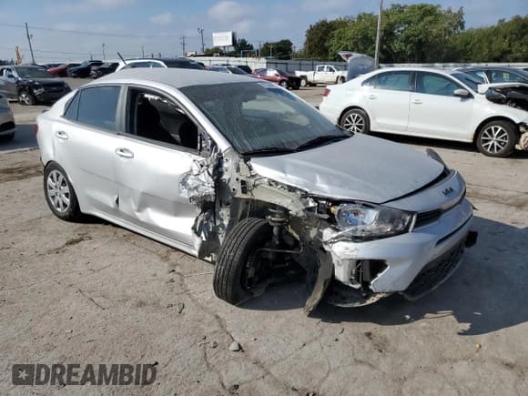 ✅ 2023 Kia Rio LX • VIN: 3KPA24AD9PE517614 • Lot: 82338495. Wystawiony na Copart z przebiegiem 47 836 mil. Bezpłatny archiwum sprzedaży aukcyjnych z USA i szczegółowy raport historii pojazdu na DreamBid. Zdjęcie 4.