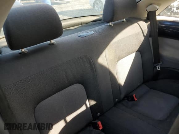 ✅ 2005 Volkswagen Beetle GLS • VIN: 3VWCR31C35M411097 • Lot: 81888865. Listed on Copart with 133,383 mi. Free auction sales archive from the USA and detailed vehicle history report at DreamBid. Image 10.