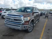 ✅ 2015 Toyota Tundra Platinum • VIN: 5TFAW5F16FX448081 • Lot: 43385129. Wystawiony na IAAI z przebiegiem 214 262 mil. Bezpłatny archiwum sprzedaży aukcyjnych z USA i szczegółowy raport historii pojazdu na DreamBid. Zdjęcie 2.