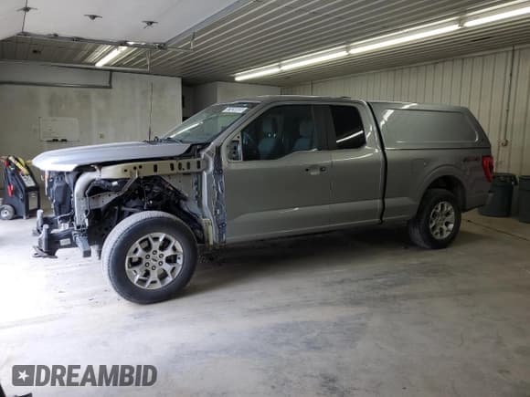 ✅ 2022 Ford F-150 XL • VIN: 1FTEX1EP2NKF30222 • Lot: 67434685. Wystawiony na Copart z przebiegiem 77 648 mil. Bezpłatny archiwum sprzedaży aukcyjnych z USA i szczegółowy raport historii pojazdu na DreamBid. Zdjęcie 1.