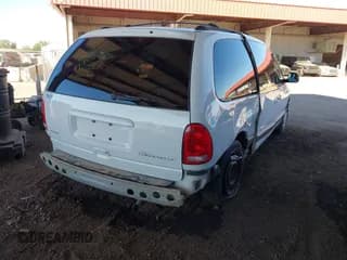 ✅ 2000 Dodge Caravan SE • VIN: 1B4GP44G4YB581993 • Lot: 43564036. Listed on IAAI with 89,748 mi. Free auction sales archive from the USA and detailed vehicle history report at DreamBid. Image 4.