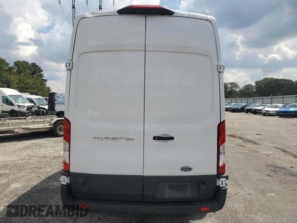 ✅ 2022 Ford Transit Cargo • VIN: 1FTBR1X84NKA08873 • Lot: 89452095. Wystawiony na Copart z przebiegiem 55 096 mil. Bezpłatny archiwum sprzedaży aukcyjnych z USA i szczegółowy raport historii pojazdu na DreamBid. Zdjęcie 6.