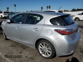 ✅ 2013 Lexus CT 200h • VIN: JTHKD5BH9D2151778 • Лот: 91947585. Опубликован ранее на Copart с пробегом 103 990 миль. Бесплатный доступ к архиву аукционных продаж из США и подробный отчёт об истории автомобиля на DreamBid. Изображение 2.