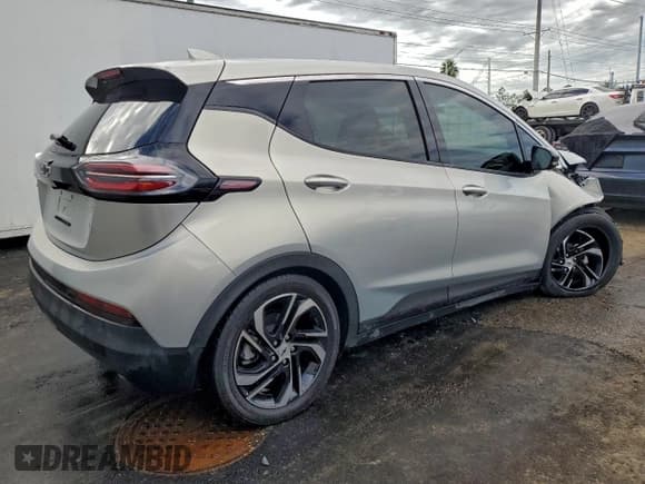✅ 2023 Chevrolet Bolt EV 2LT • VIN: 1G1FX6S02P4197979 • Lot: 94758415. Wystawiony na Copart z przebiegiem 10 790 mil. Bezpłatny archiwum sprzedaży aukcyjnych z USA i szczegółowy raport historii pojazdu na DreamBid. Zdjęcie 3.