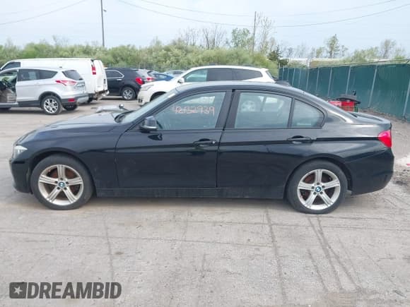 ✅ 2015 BMW 3 Series 328i • VIN: WBA3A5G57FNS87368 • Lot: 42132939. Listed on IAAI with 115,289 mi. Free auction sales archive from the USA and detailed vehicle history report at DreamBid. Image 14.