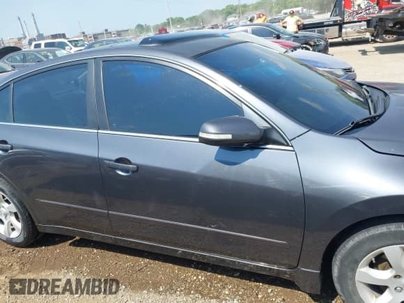 ✅ 2009 Nissan Altima SL • VIN: 1N4BL21E19C184341 • Lot: 42579822. Wystawiony na IAAI z przebiegiem 202 408 mil. Bezpłatny archiwum sprzedaży aukcyjnych z USA i szczegółowy raport historii pojazdu na DreamBid. Zdjęcie 13.