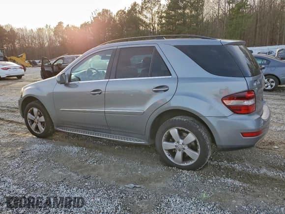 ✅ 2010 Mercedes-Benz M 350 • VIN: 4JGBB8GB4AA578036 • Lot: 95424915. Wystawiony na Copart z przebiegiem 160 822 mil. Bezpłatny archiwum sprzedaży aukcyjnych z USA i szczegółowy raport historii pojazdu na DreamBid. Zdjęcie 2.