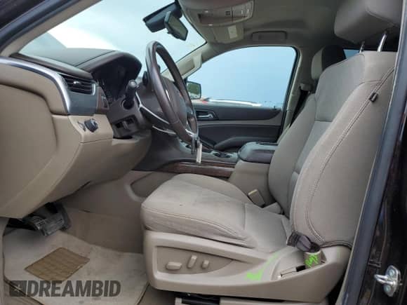 2020 Chevrolet Suburban LS z VIN 1GNSCGKC7LR218296, wystawiony jako Copart lot #61767105 z przebiegiem 118 405 mil mil oraz Szkoda całkowita • Salvage title. Historia ofert i sprzedaży dostępna na DreamBid. Obrazek 7.