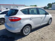 ✅ 2013 Ford C-Max SE • VIN: 1FADP5AU6DL524825 • Lot: 42048607. Wystawiony na IAAI z przebiegiem 83 656 mil. Bezpłatny archiwum sprzedaży aukcyjnych z USA i szczegółowy raport historii pojazdu na DreamBid. Zdjęcie 4.
