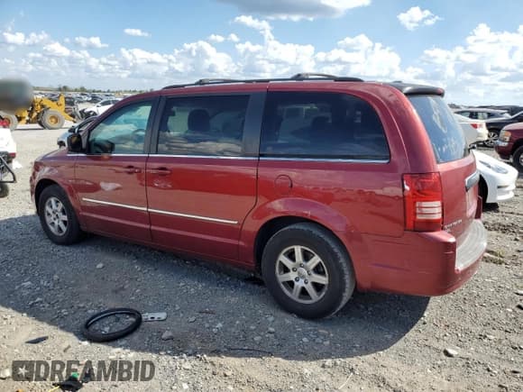 ✅ 2010 Chrysler Town & Country Touring Plus • VIN: 2A4RR8DX0AR321024 • Lot: 84940225. Wystawiony na Copart z przebiegiem 246 813 mil. Bezpłatny archiwum sprzedaży aukcyjnych z USA i szczegółowy raport historii pojazdu na DreamBid. Zdjęcie 2.