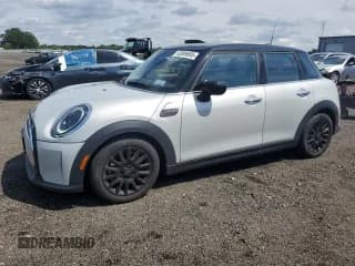 ✅ 2022 MINI Hardtop 4 Door Cooper • VIN: WMW33DK08N2P88723 • Lot: 62989695. Wystawiony na Copart z przebiegiem 8 657 mil. Bezpłatny archiwum sprzedaży aukcyjnych z USA i szczegółowy raport historii pojazdu na DreamBid. Zdjęcie 1.