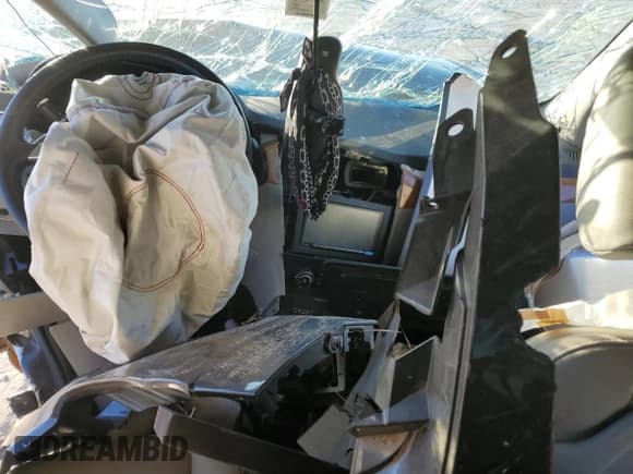 ✅ 2007 Suzuki XL7 Limited • VIN: 2S3DB917576126479 • Лот: 87061974. Опубликован ранее на Copart с пробегом Не указан. Бесплатный доступ к архиву аукционных продаж из США и подробный отчёт об истории автомобиля на DreamBid. Изображение 8.