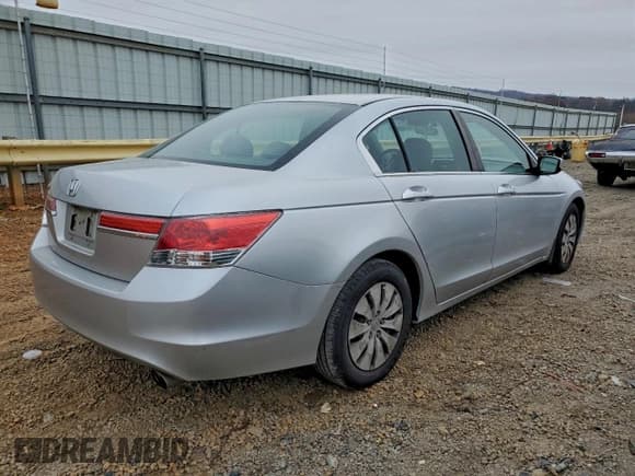 ✅ 2012 Honda Accord LX • VIN: 1HGCP2F36CA177111 • Лот: 93374305. Опубликован ранее на Copart с пробегом 224 185 миль. Бесплатный доступ к архиву аукционных продаж из США и подробный отчёт об истории автомобиля на DreamBid. Изображение 3.