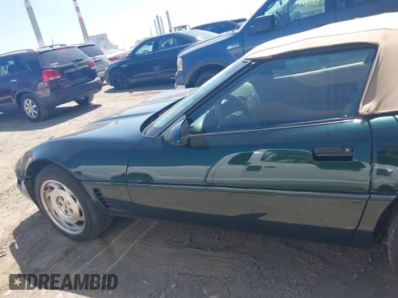 ✅ 1995 Chevrolet Corvette • VIN: 1G1YY32P4S5100608 • Lot: 42227492. Wystawiony na IAAI z przebiegiem 82 111 mil. Bezpłatny archiwum sprzedaży aukcyjnych z USA i szczegółowy raport historii pojazdu na DreamBid. Zdjęcie 14.