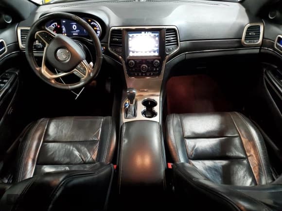 ✅ 2017 Jeep Grand Cherokee Limited • VIN: 1C4RJEBG3HC933820 • Lot: 91865265. Listed on Copart with 209,310 mi. Free auction sales archive from the USA and detailed vehicle history report at DreamBid. Image 8.