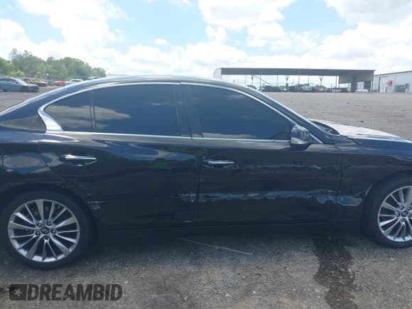 ✅ 2018 Infiniti Q50 Luxe • VIN: JN1EV7AP3JM356824 • Lot: 42233119. Listed on IAAI with 172,183 mi. Free auction sales archive from the USA and detailed vehicle history report at DreamBid. Image 13.