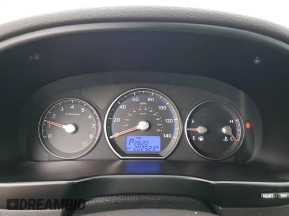 2011 Hyundai Santa Fe SE с VIN 5XYZH4AG3BG017231, выставлен на аукционе Copart как лот 73151374 с пробегом 202 523 миль миль и Списание • Salvage title. История ставок и продаж доступна на DreamBid. Изображение 9.