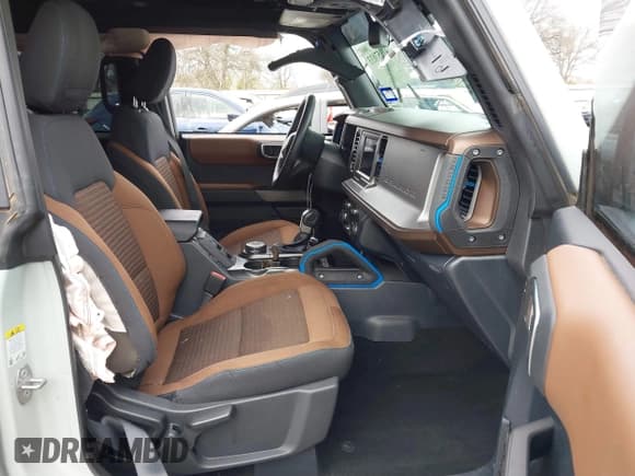 ✅ 2023 Ford Bronco • VIN: 1FMDE5BH1PLB06304 • Лот: 41257033. Опубликован ранее на IAAI с пробегом 30 837 миль. Бесплатный доступ к архиву аукционных продаж из США и подробный отчёт об истории автомобиля на DreamBid. Изображение 5.