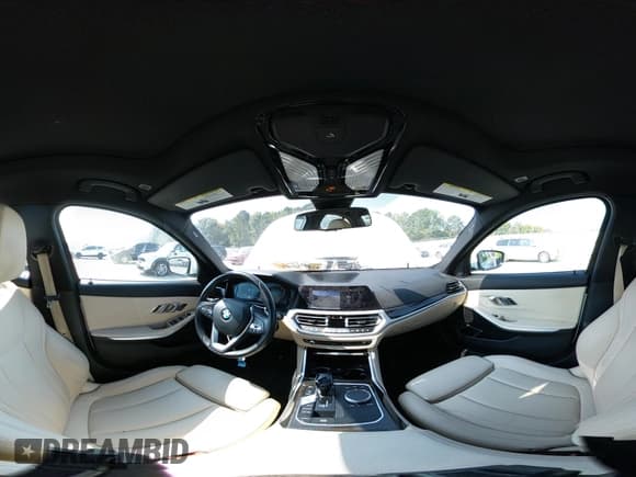 ✅ 2019 BMW 3 Series 330i • VIN: 3MW5R1J57K8A05701 • Lot: 43247679. Wystawiony na IAAI z przebiegiem 73 534 mil. Bezpłatny archiwum sprzedaży aukcyjnych z USA i szczegółowy raport historii pojazdu na DreamBid. Zdjęcie 21.
